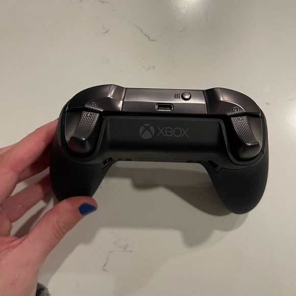 Microsoft Xbox Elite Series 2 Controller - SELL AS-IS FOR  Xbox Elite Series 2 Controller